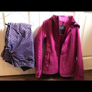 Burton women’s snowboard ski coat and snow pants